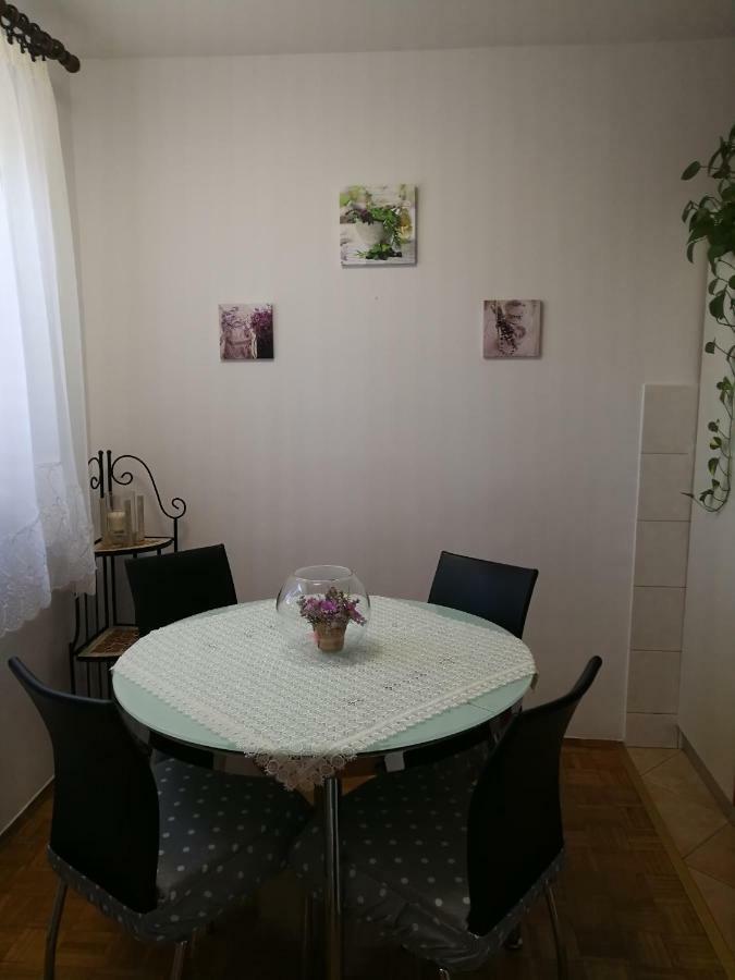 Apartment Koruna 1 Pula Exterior photo